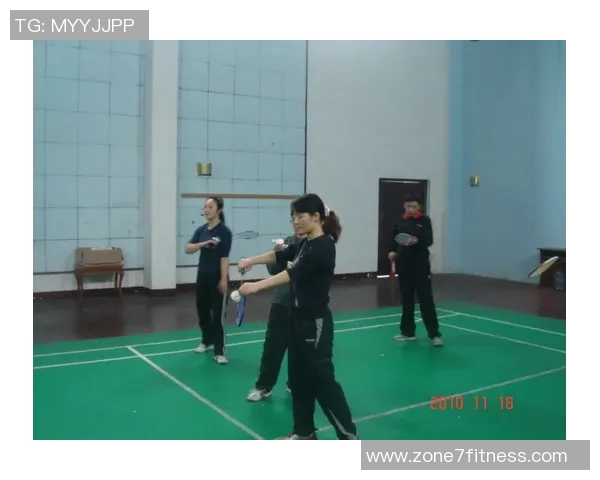 重庆羽毛球队快攻战术解析与训练方法探讨